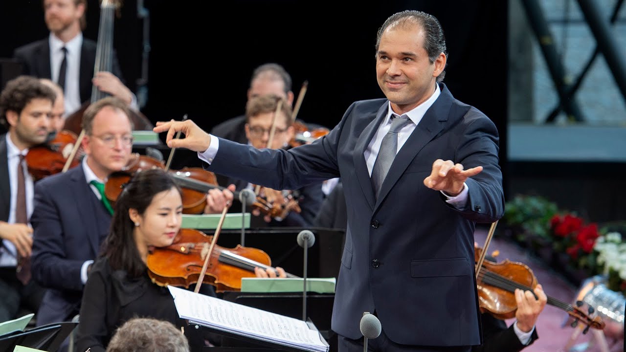 Prokofiev: Troika &middot; Sokhiev / Berliner Philharmoniker