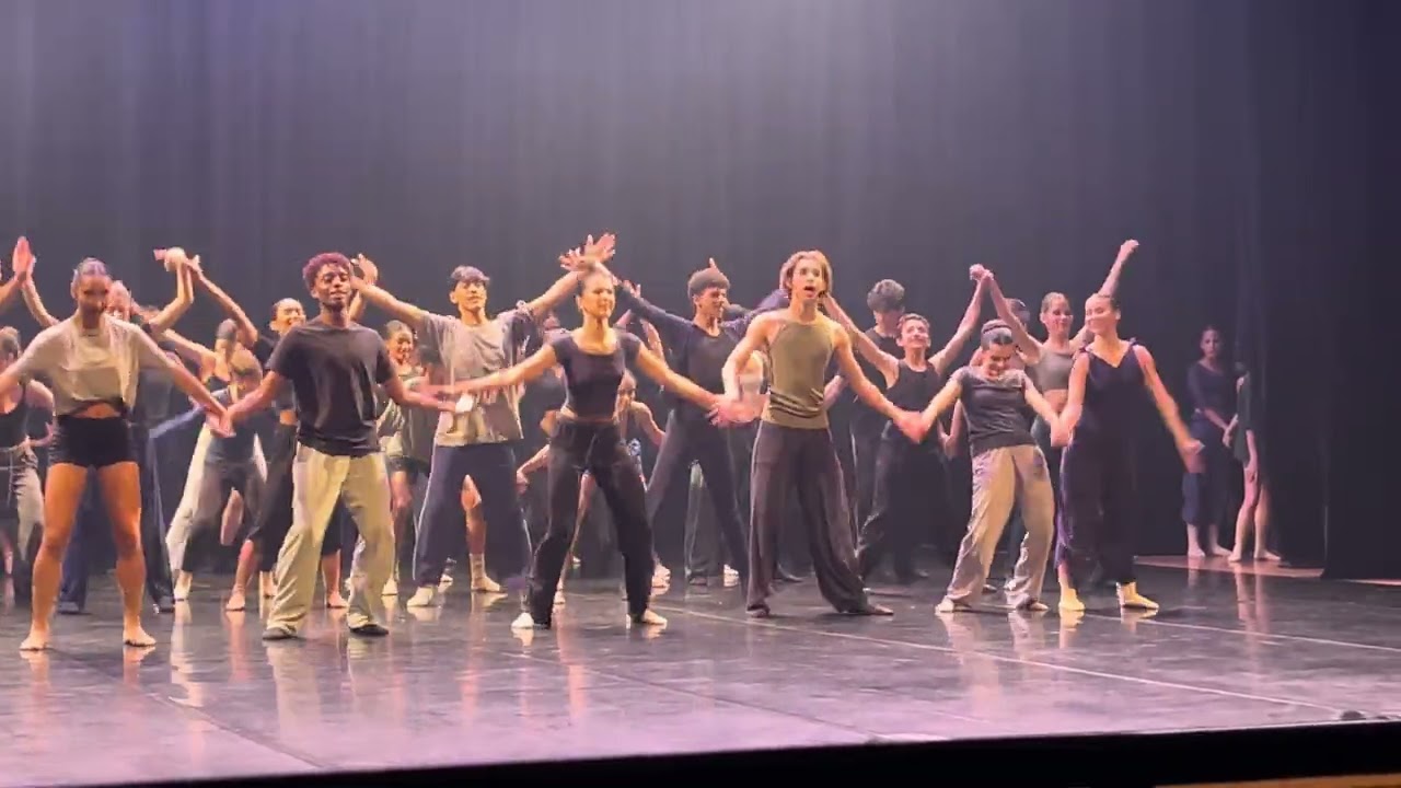 Contemporâneo/ no Teatro Escola Basileu França. / cultura experience 