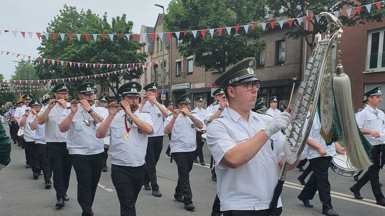 Vorbeimarsch am Dienstag, Schützenfest Neuss Furth 2024