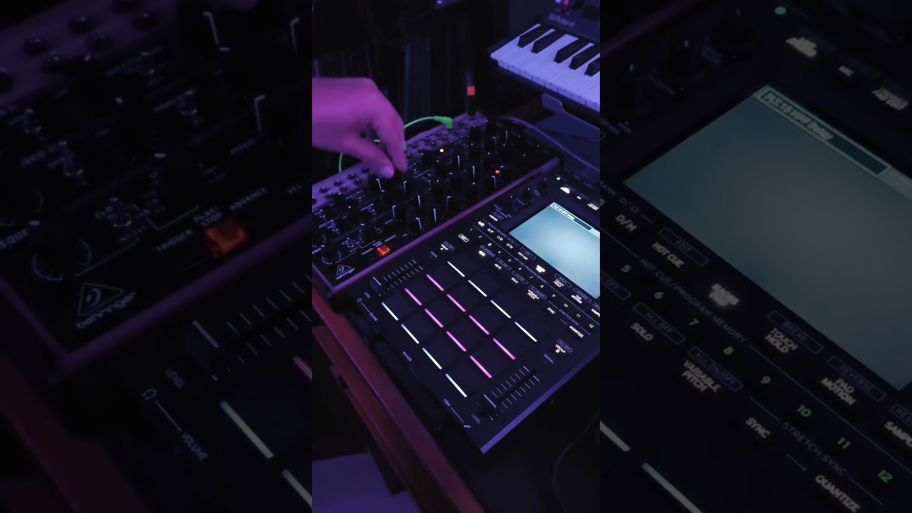 Behringer Edge + Korg Kaoss Replay: Analog drum synthesis & FX for evolving, unique beats! 🥁