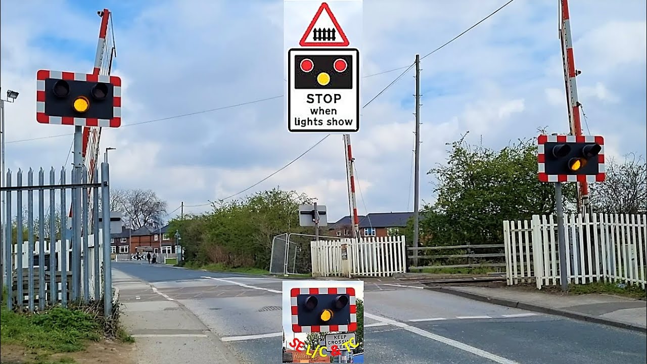 Pontefract Level Crossing, West Yorkshire