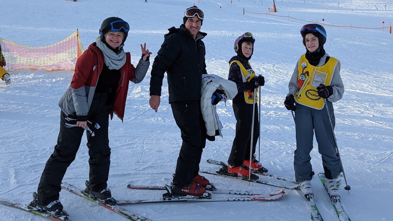 Familienausflug zum Feldberg in Schwarzwald Skischule und Skipiste Skifahren lernen 😂