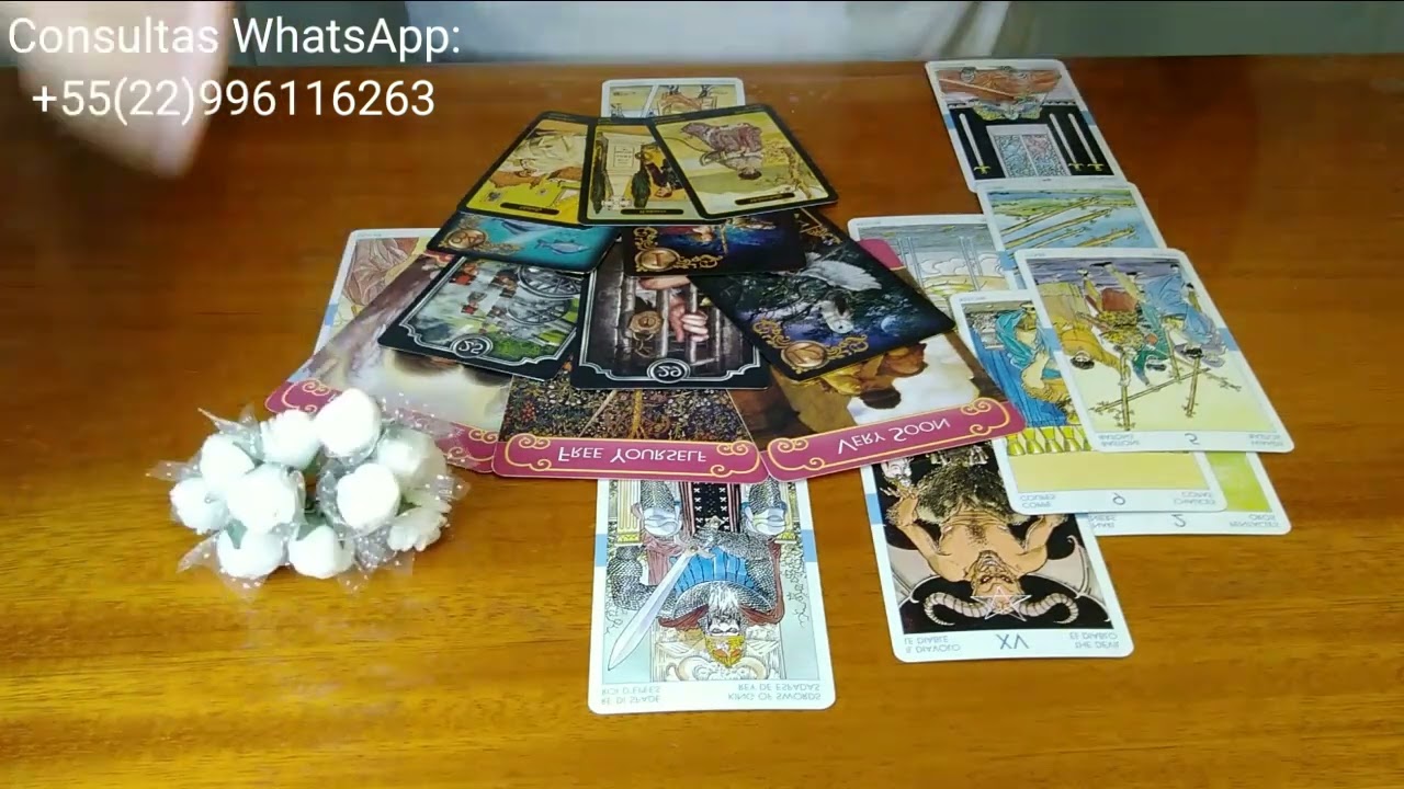 Pensamentos e sentimentos secretos dele,a por voc&ecirc; atualmente.#tarot