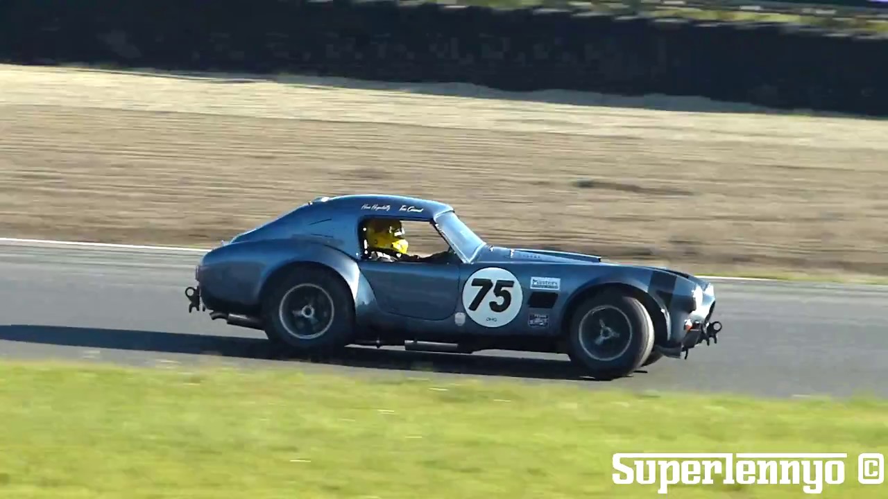 AC Cobra 289's Sliding on Track - Great V8 Sounds!