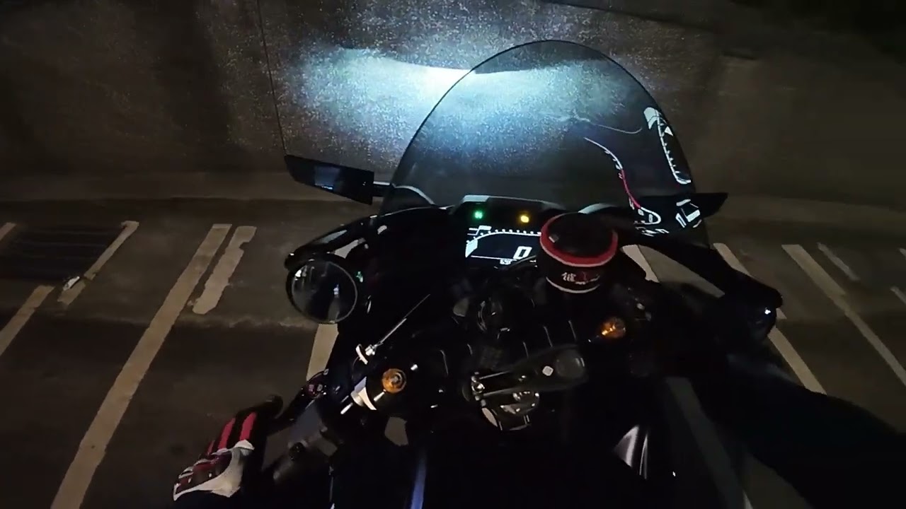 Battery charging | Night riding | Relieve stress | Taiwan | Yamaha R7 |