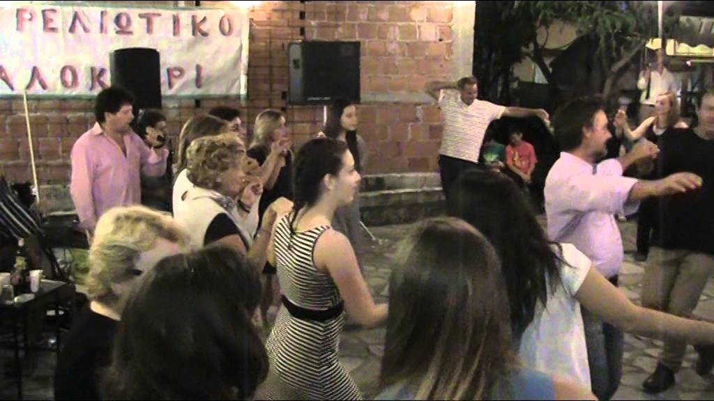 Σε πολλά κέφια οι Σμολιότες και οι Σμολιότισσες στην Αγρελιά Τρικάλων 15/8/2015