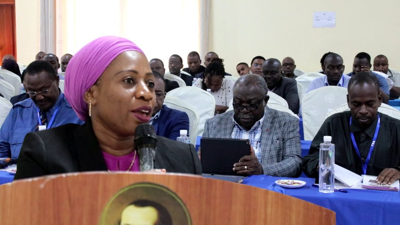 WAZIRI UMMY ASHTUKIA AJIRA ZA MOI, JKCI NA MLOGANZILA 