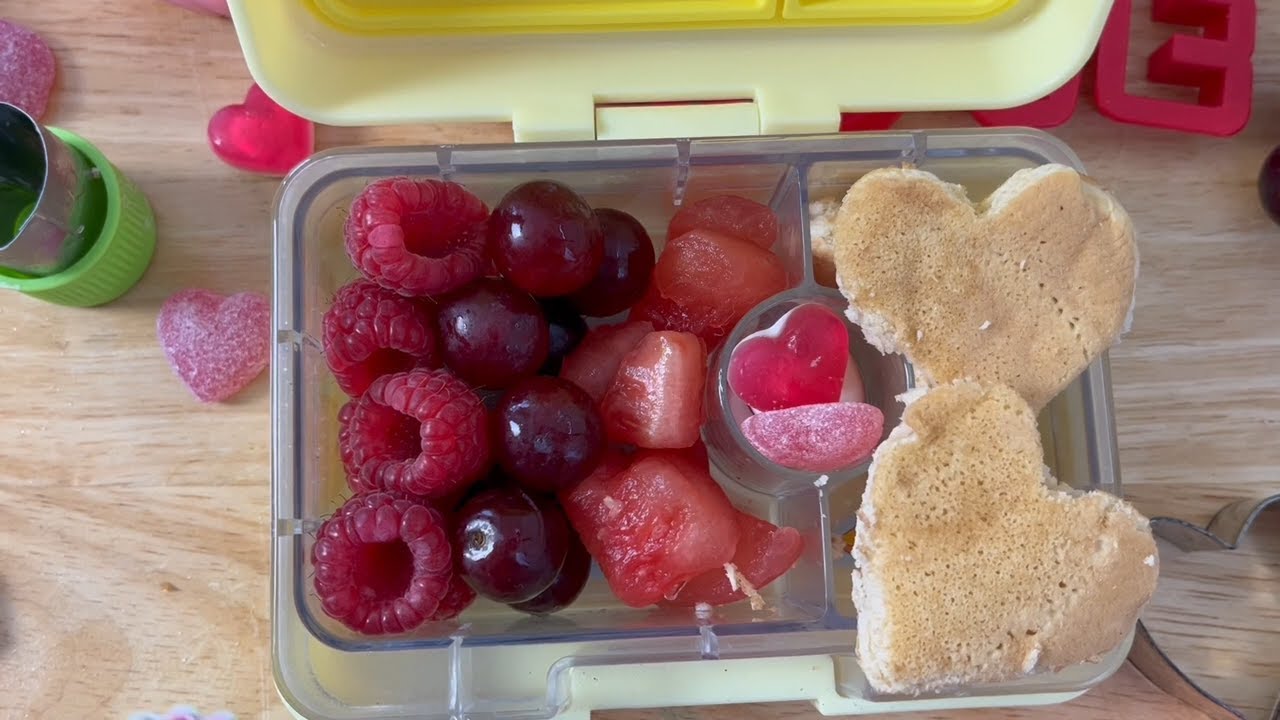 LOVEHEART shaped Valentine's snack lunch box idea | Lunchbox World