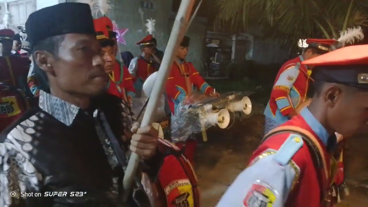 Karnaval malam di desa Srengseng 