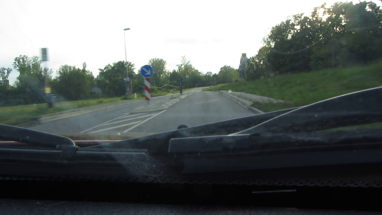 Fahrt von der Autofähre durch Altrip!