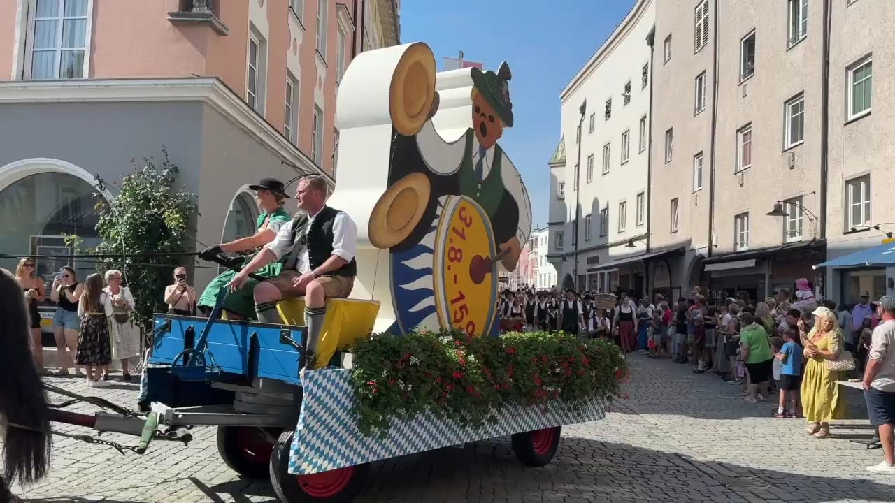 Herbstfest Rosenheim 2024 - Festumzug und Einzug auf die Wiesn