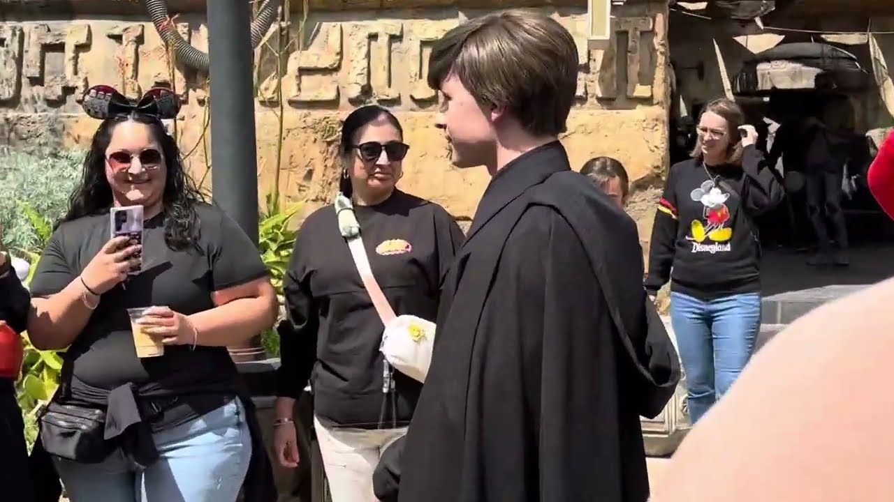 Luke Skywalker has many followers as he arrives at Galaxys Edge! // Disneyland