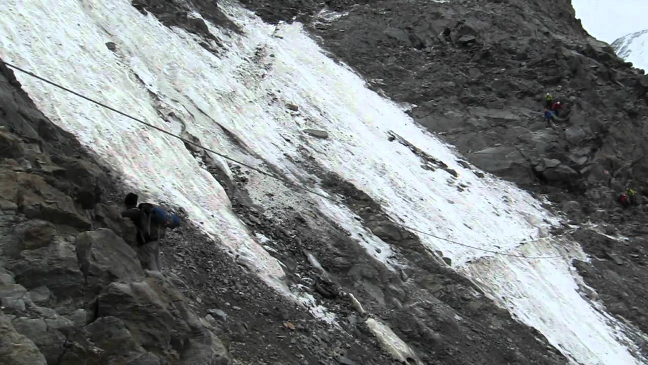 Grand Couloir, the feared route to Mont Blanc