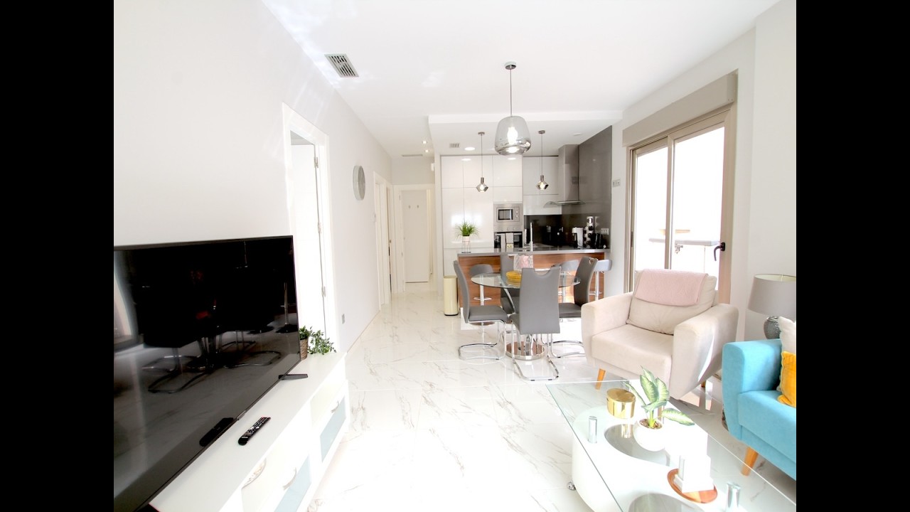 Casas Manuel Real Estate present this South Facing villa for sale in Pink Paradise - Villamartin...