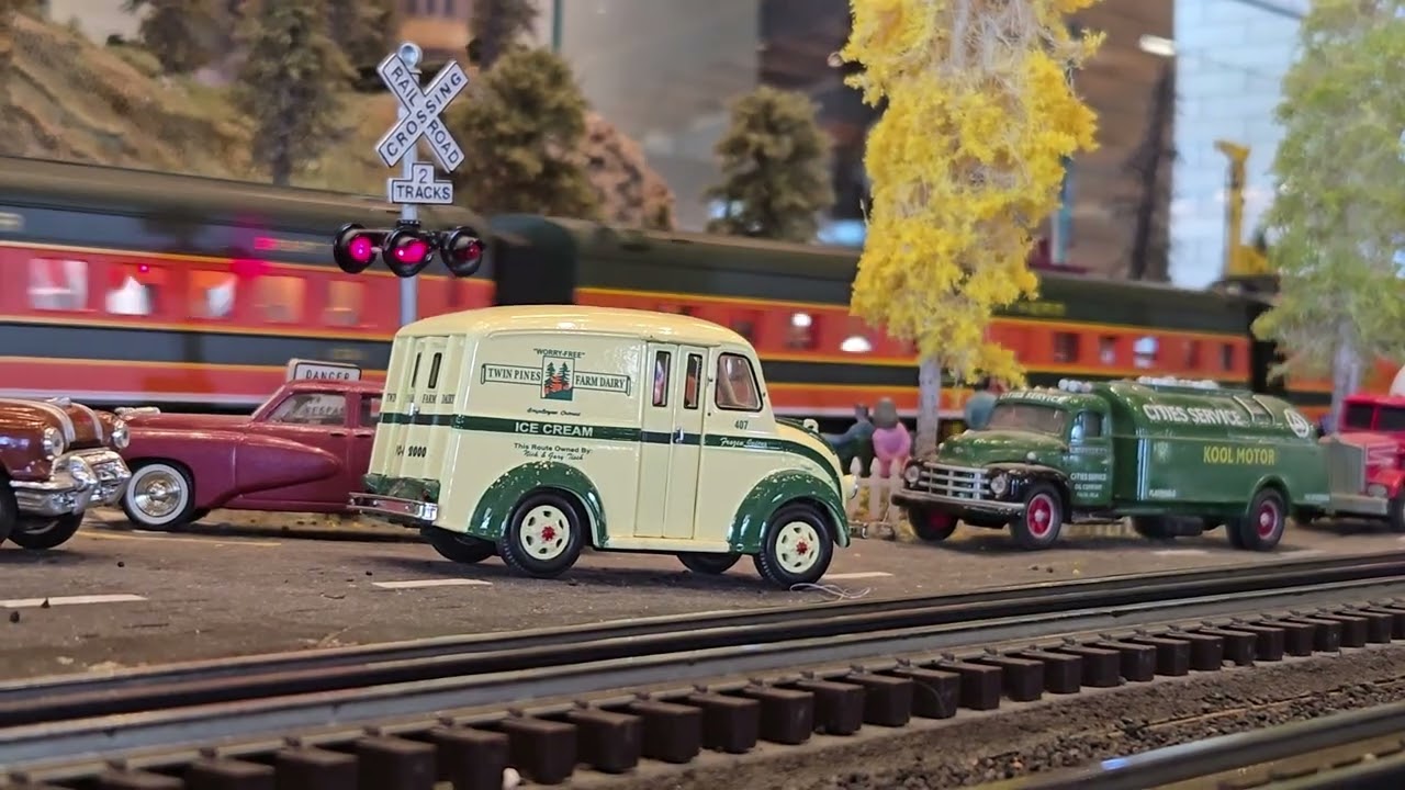 Fallen Flag Railroads that became the Burlington Northern:  on the Paradise and Pacific Club Layout.