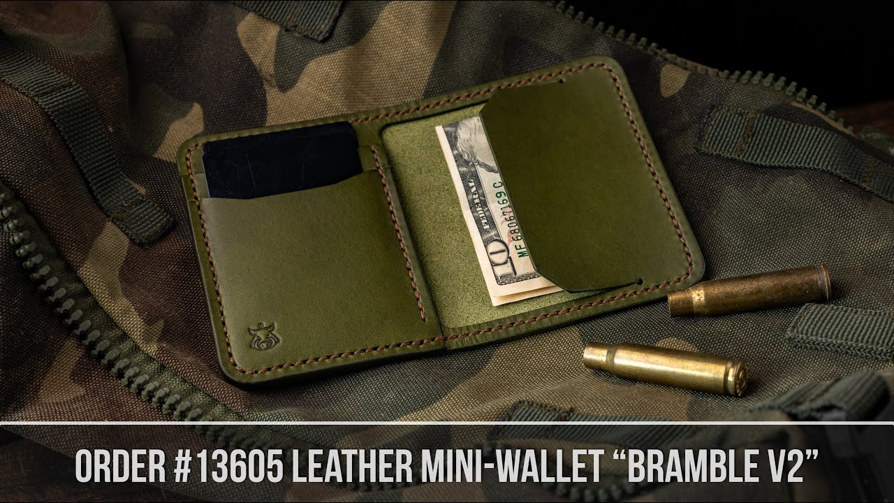 Making handmade leather mini wallet 