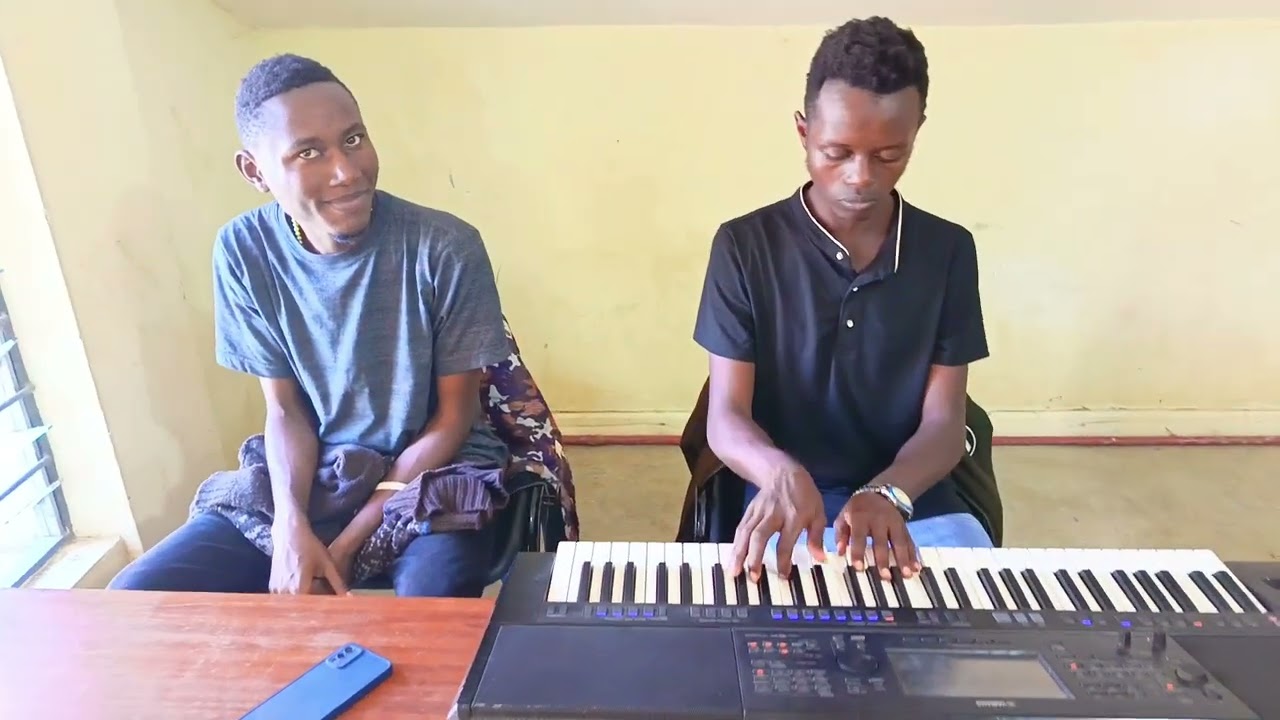 Ningekuwa na Mabawa Piano organ performance by Parto organist and organist Fellie