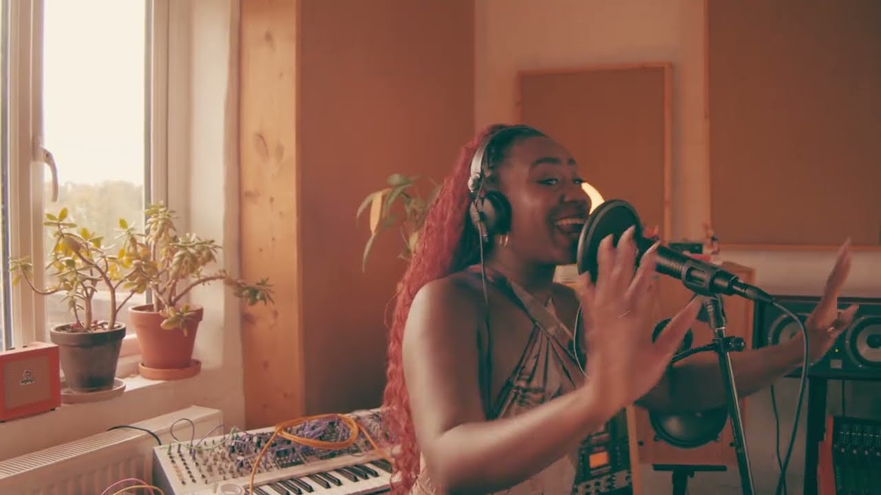 LEYLAH - Loss + Lessons (Live @ ZigZag Studios)