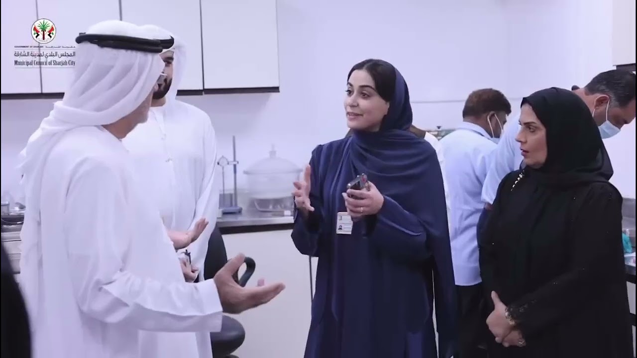 زيارة ميدانية لتعزيز الجودة: وفد المجلس البلدي يطلع على أداء مختبر مواد البناء في بلدية الشارقة