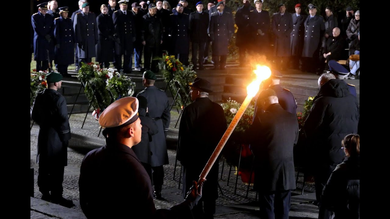 Volkstrauertag 2024 Militärattachés Lilienthalstraße