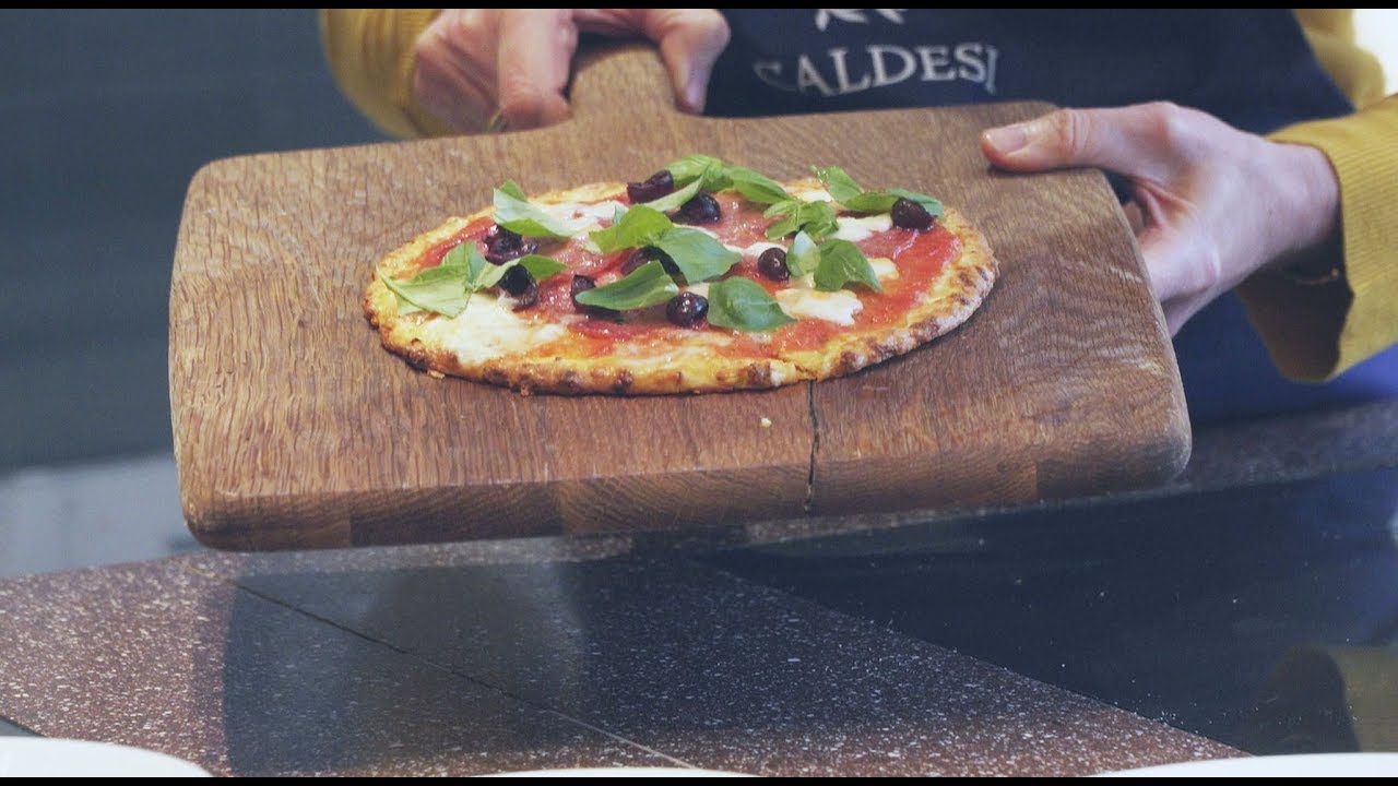 Learning how to make gluten free, low carb Keto pizza with the Caldesis