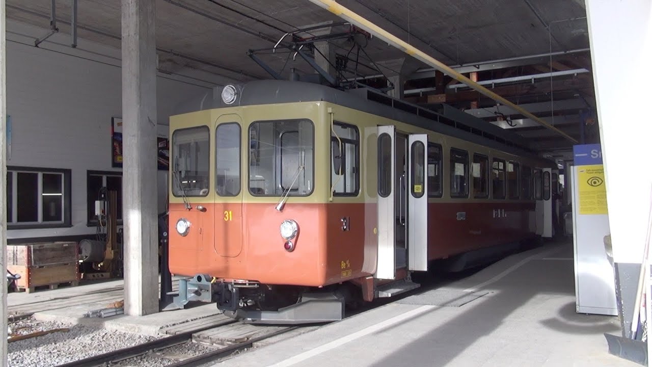 Cabine de conduite, en train de Lauterbrunnen à Mürren (Berne/Suisse)