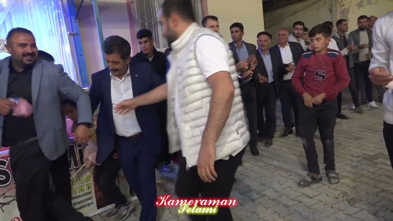 SARIKAYALI DURAN VE ARDILLI MUTLU FARKIYLA KÖSECELİ VAKIF ORHANIN OĞLUNUN MUHTEŞEM DÜĞÜNÜ 3