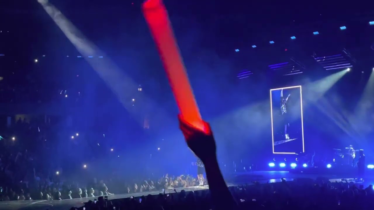 Demons - Imagine Dragons ( Live @ Scotiabank Saddledome, Calgary, AB, Canada)