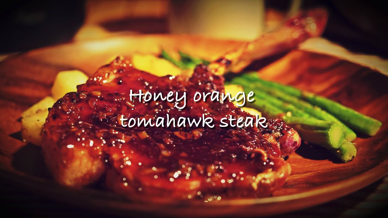 ハニーオレンジポークトマホークステーキ[Honey orange pork tomahawk steak]