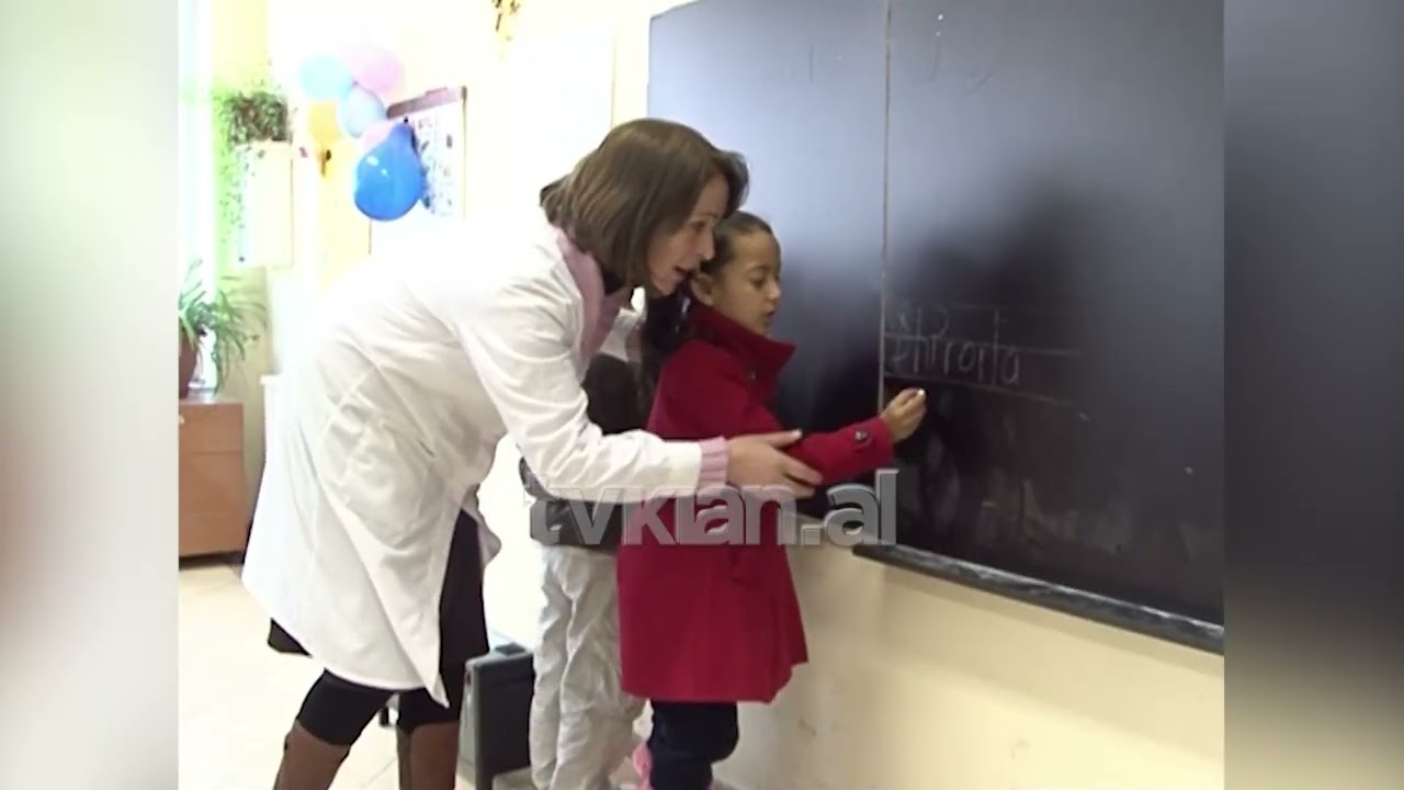 Martesa e hershme dhe kushtet e vështira pengojnë arsimimin e romëve-(5 Shkurt 2012)