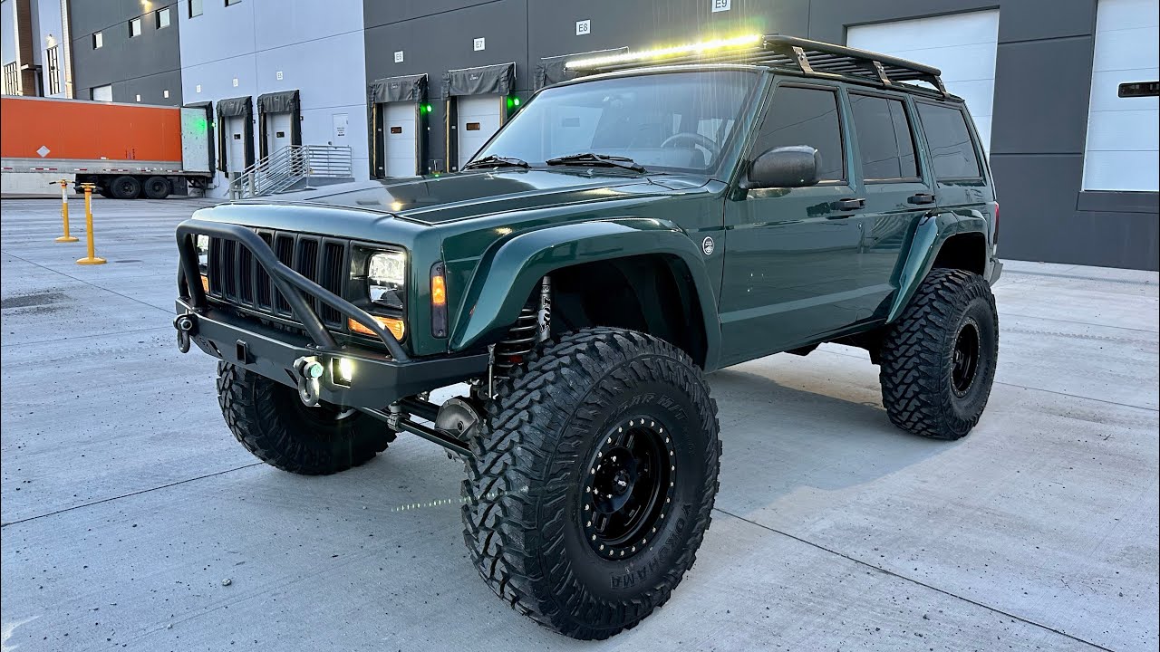 Jeep Cherokee XJ 2001 года выпуска, цвет Forest Green