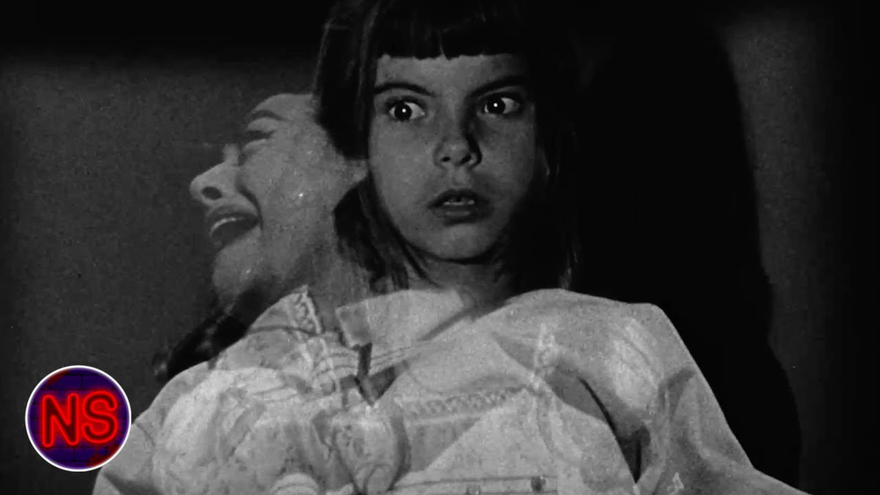 Opening Scene | Strait-Jacket (1964) | Now Scaring