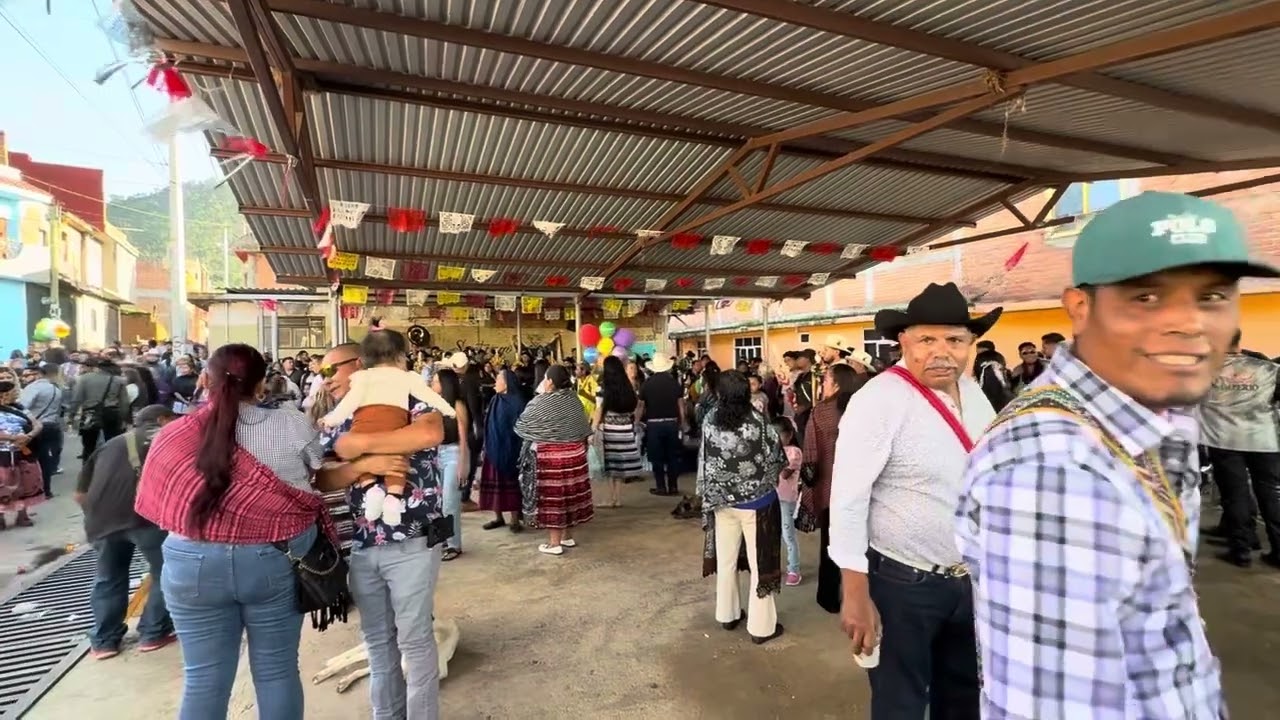 AHORA MISMO!!! VIVO SANTIAGO APÓSTOL (OCTAVA) Santiago Azajo MICHOACÁN MÉXICO Entrada de Bandas…