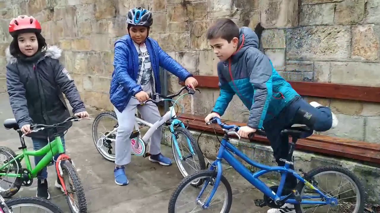 "You must check your bike" by Terese, Iraitz, Udane and Gari (Areatza School)