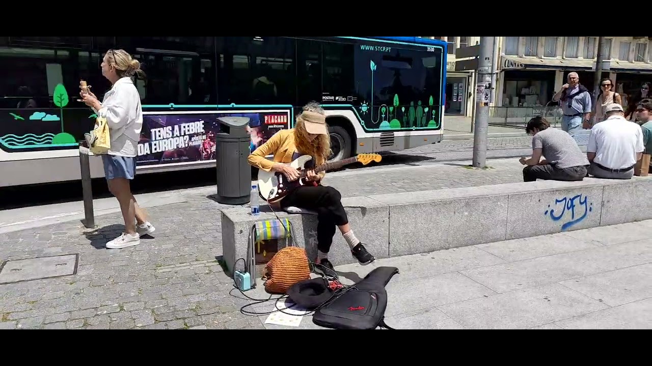 Azula Queen Blues - Busking in Porto, Portugal