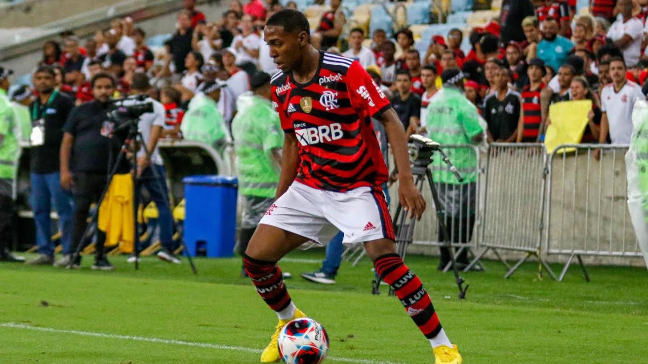 17 year old Lorran Lucas Is CRAZY Good!