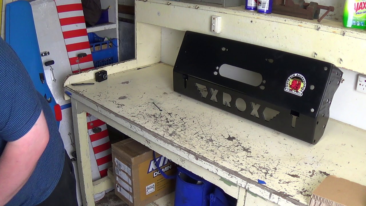 XROX Bullbar by Outback Accessories Unboxing
