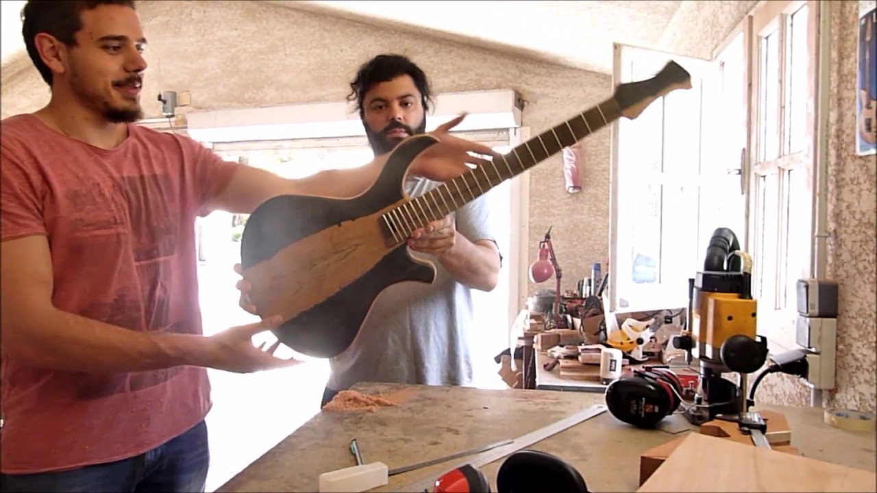 Stage de fabrication guitare à l'atelier PMC Guitares : Encastrement du manche