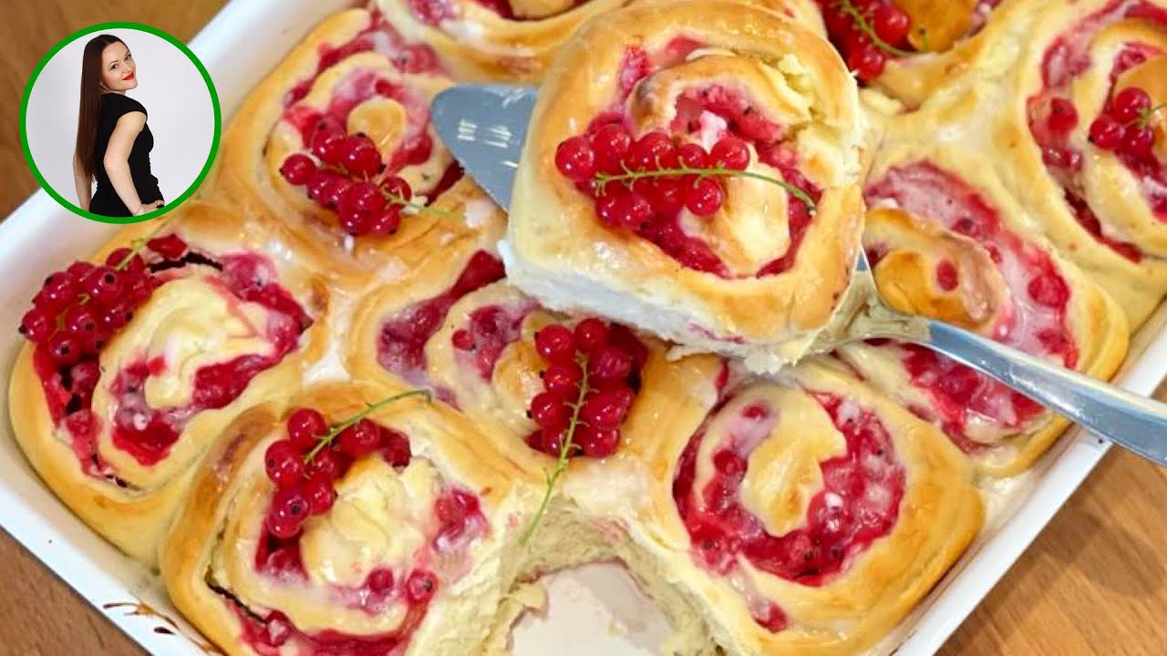 Hefeteigschnecken mit Beeren | Hefeschnecken Rezept | fluffige Schnecken