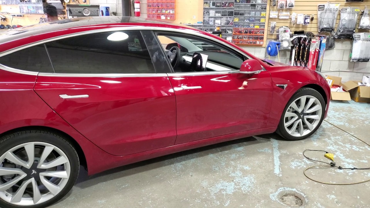 Tesla model 3 - How to get switched 12v for accessories