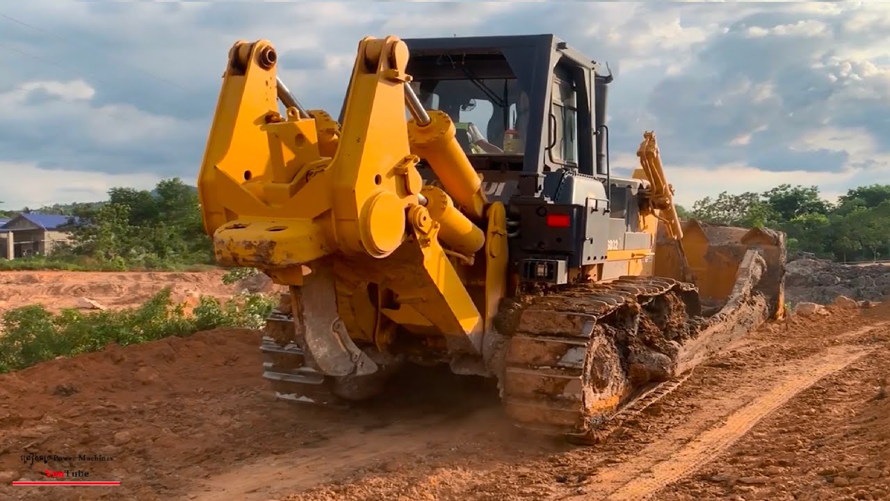 Biggest Shantui SD32 Bulldozer And Dump Truck Stuck In Mud Excavator Pull Up