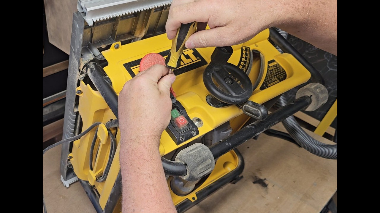 DEWALT table saw, Fitting a soft start module. #DIY #woodworking #DW745 #89