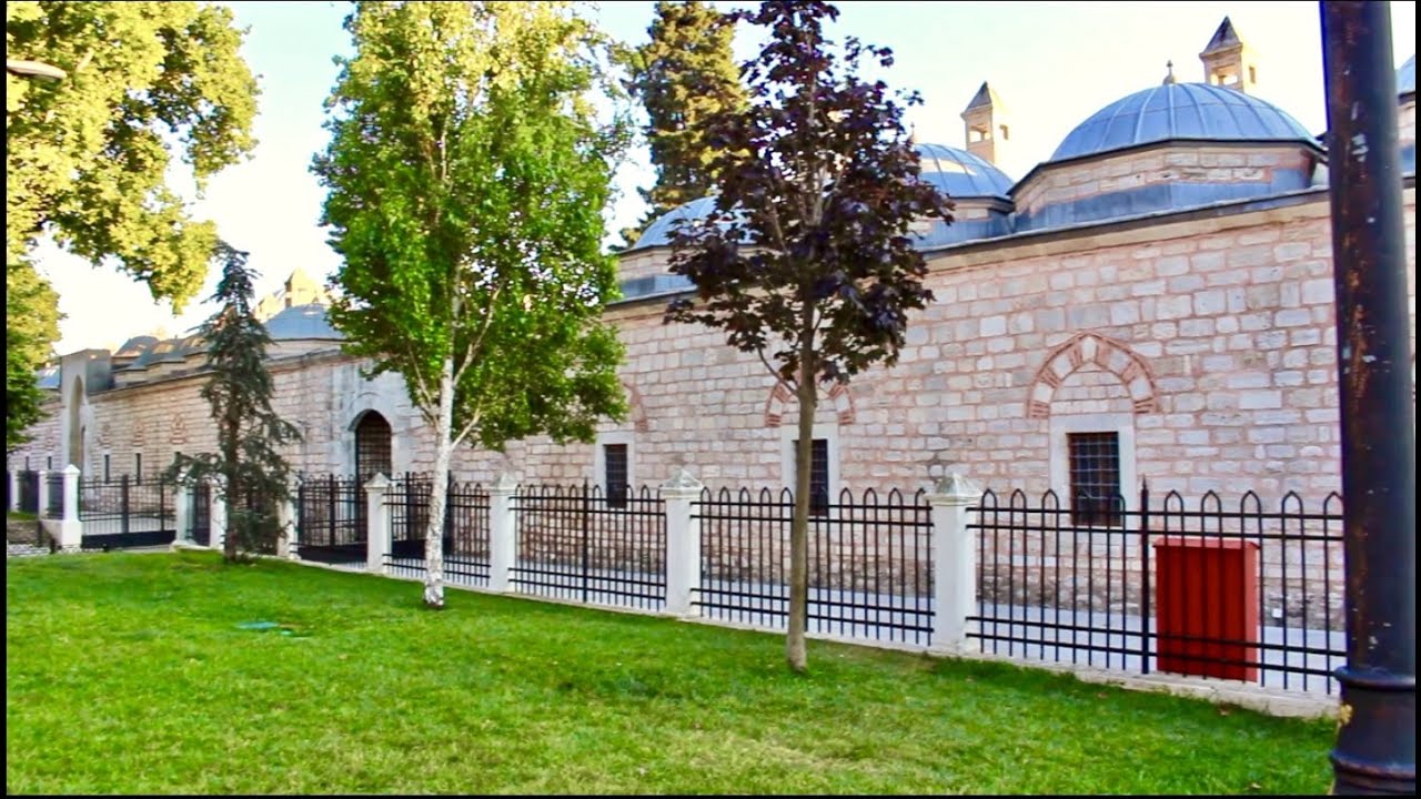 Osmanlı İlim Merkezleri: Semaniye Medreseleri ve Fatih Kütüphanesi