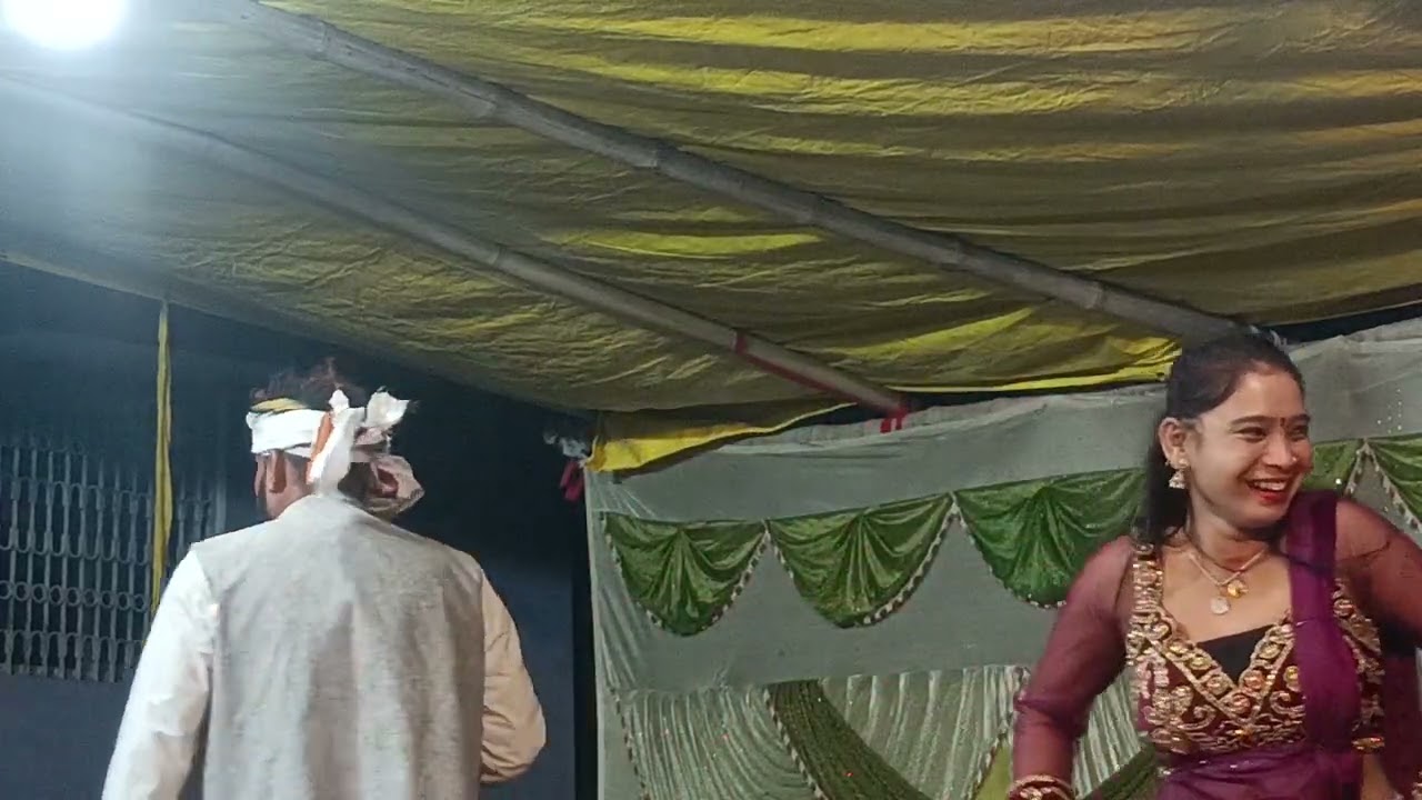 निर्गुण दुगोला प्रोग्राम उमेश यादव ने गाड़ी से मुकेश लोधा कोतोड़ कर दिया