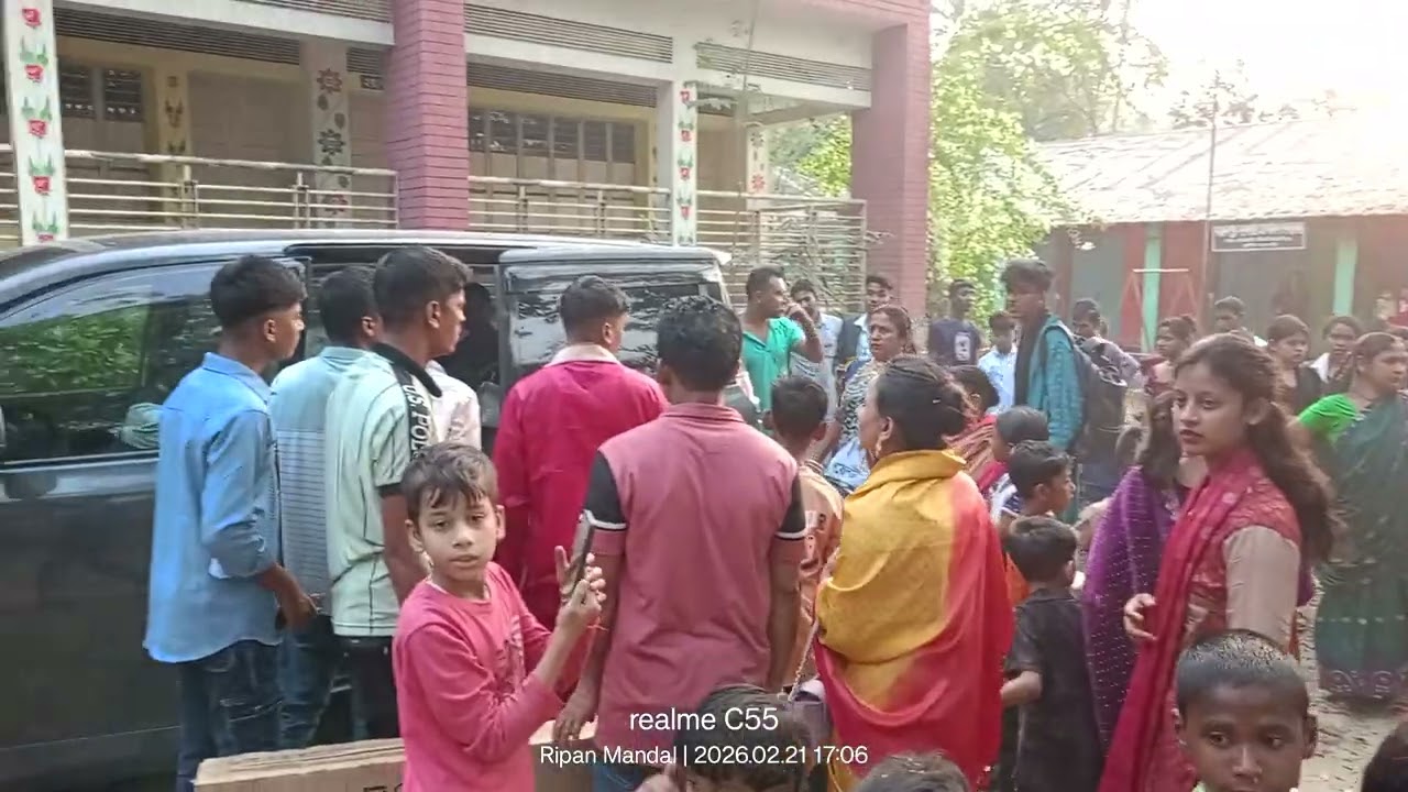  বিদায়ের মুহূর্তে 