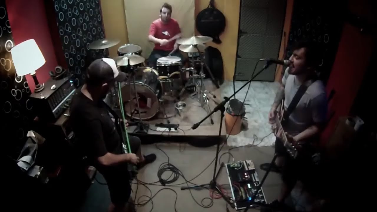 Fuzzer - Nos Van a Matar (2014)