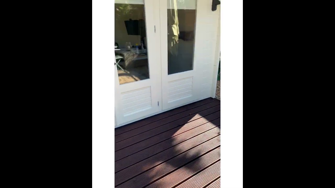 Painting a Summer house / cabin &mdash; Sikkens Rubbol Satura (Exterior) & BM ScuffX (Interior)