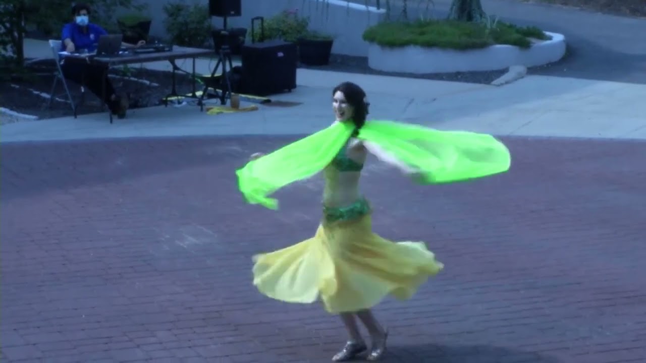 Laska dances Golden Era - Naima Akef style choreography by Badriyah
