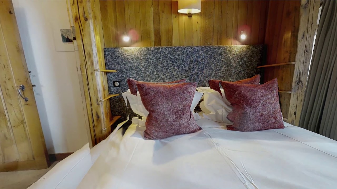 Le Chardon - Virtual Tour - Luxury Catered Ski Chalet