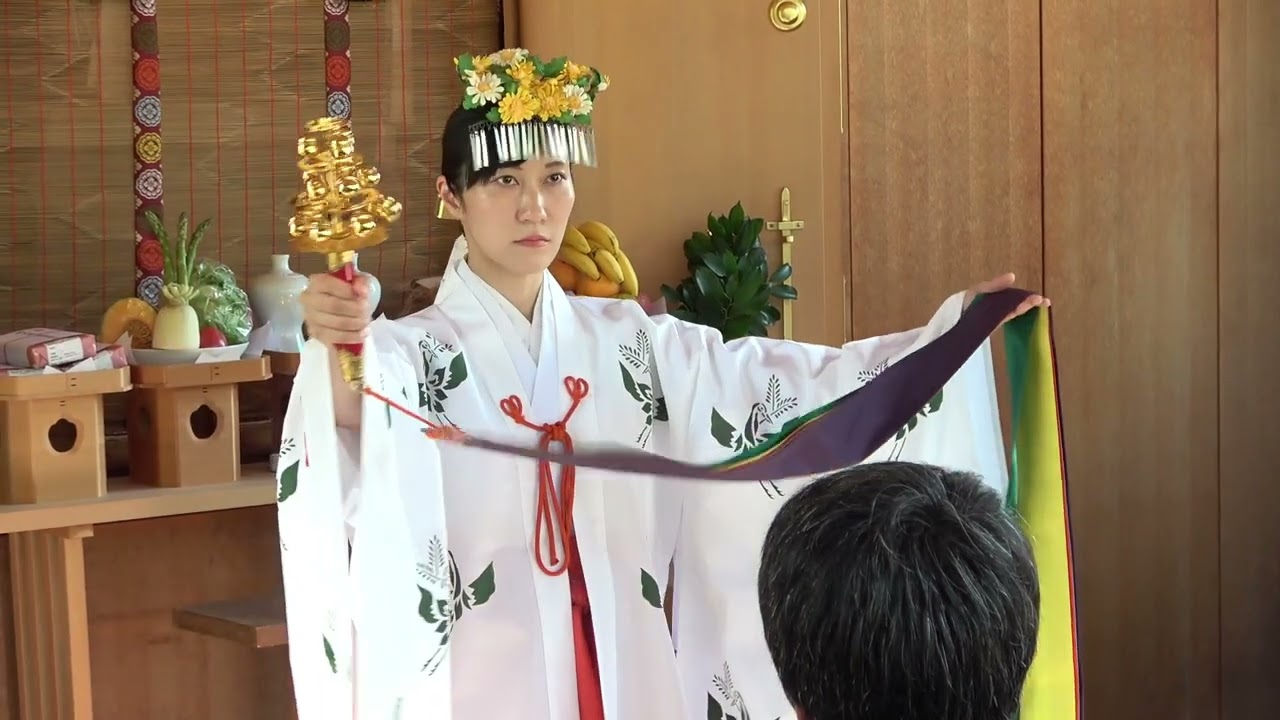 螢雪天神秋の例大祭（神事 神楽奉納『浦安の舞』）